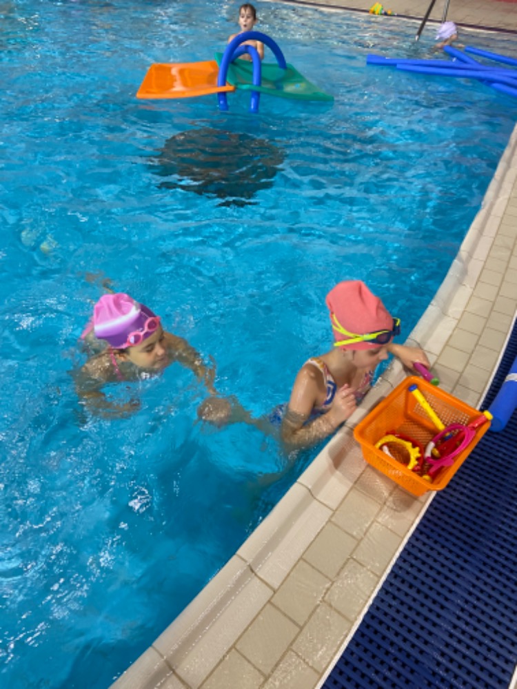 612546DB-097D-4DFC-B20D-72FBCE71A55D