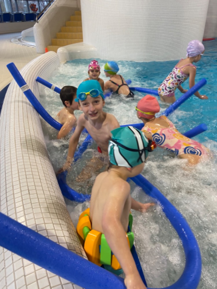 7F05518E-DF5A-4668-B859-E034480E6181