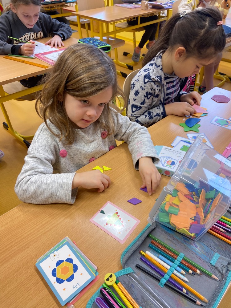 22009AFF-1CEE-466F-A56D-8E06B0FCE775