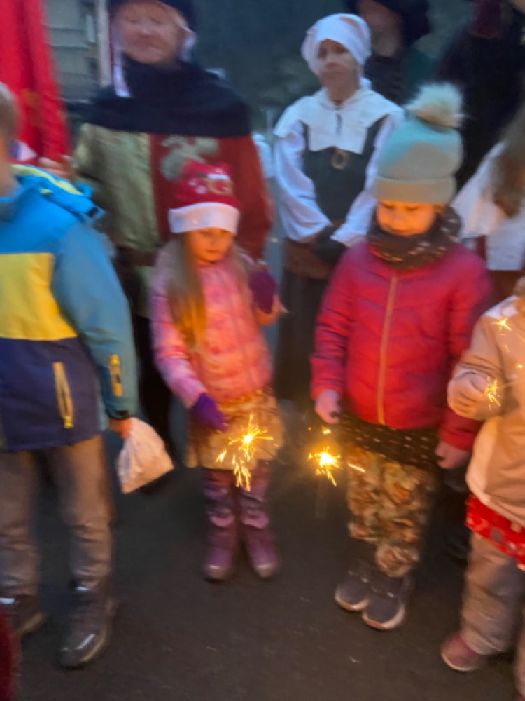 35B85BE7-8302-4890-BA20-FACAE8B690EA