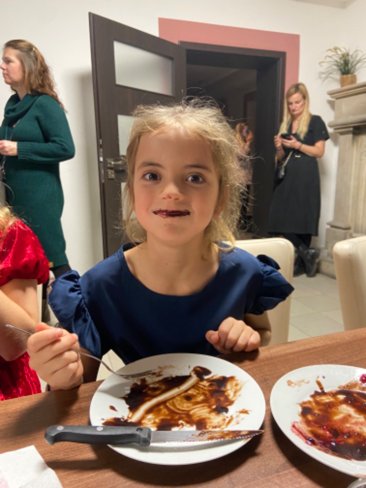 79C7795F-1D6E-42A5-AA85-CA7D8F1B83F2