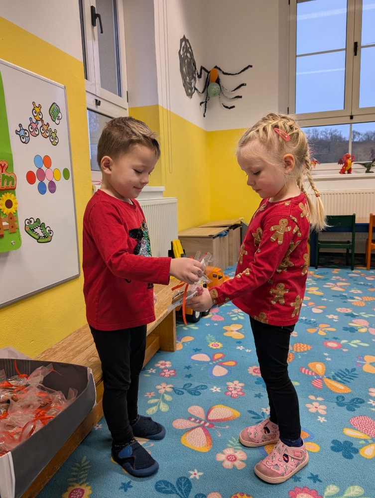 49E97CCA-8825-4923-B257-77FD0F14384B