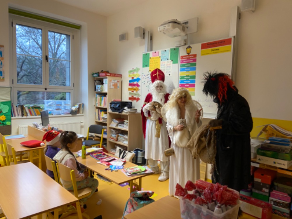 744F915B-6DCA-4291-A312-882C0C645750