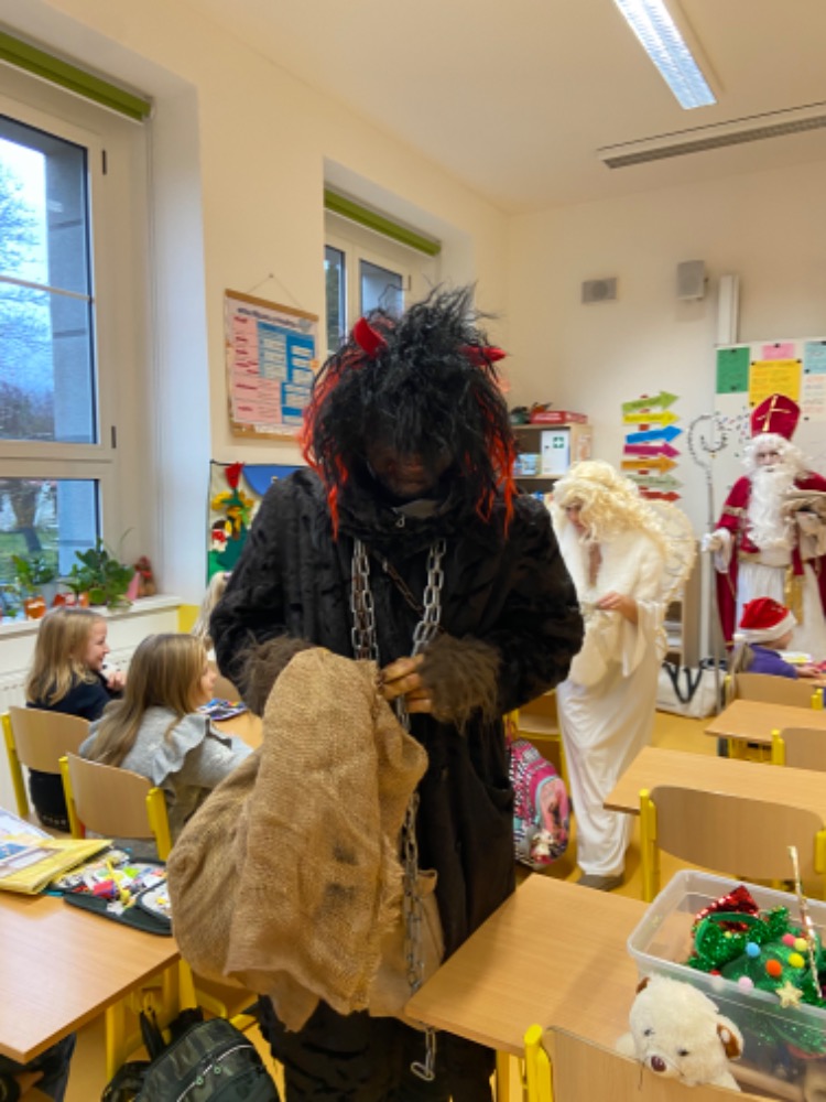 C08B353A-44CA-408D-A3CA-EF5A8DAA3551