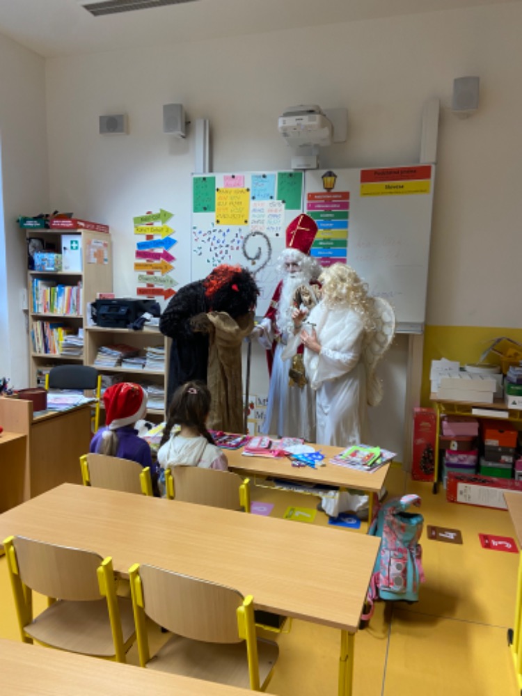 DAD84E88-ECFF-49DD-9897-B885B1607B98