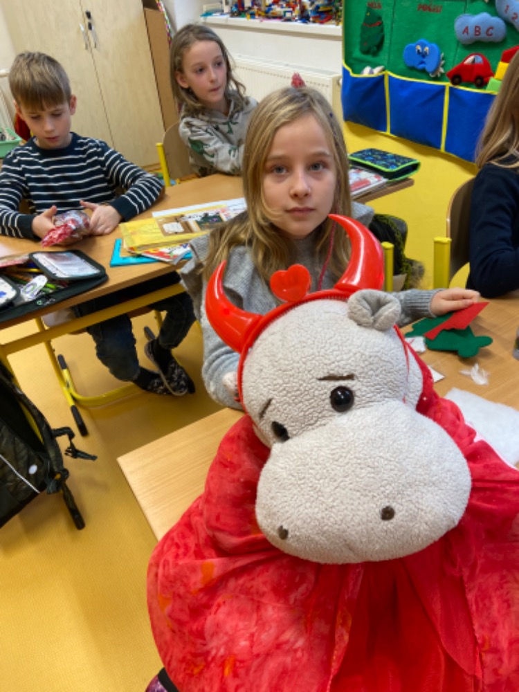 98FA015D-19C8-4F9D-BB3D-271E84E987B3