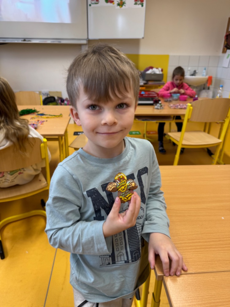 903E43B0-4026-4B54-97CF-60F29712E284