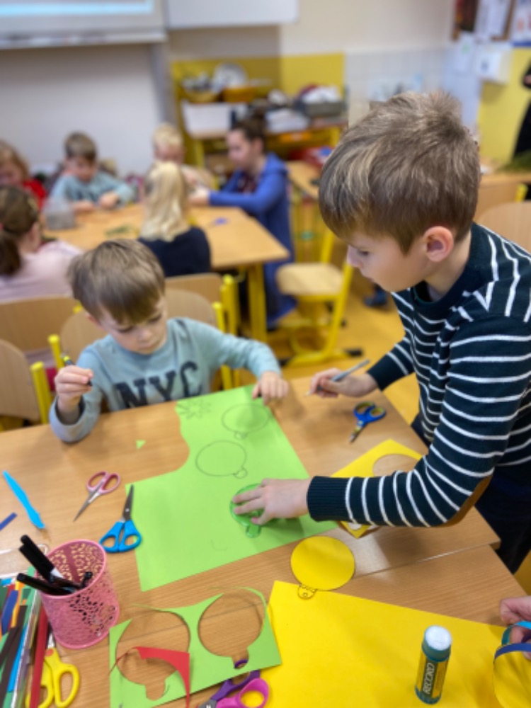 EEF80ACA-D2A5-49BC-9381-1B0346038B80