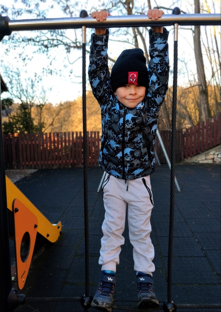 7135F0B9-9631-4096-A32A-A09062258E69