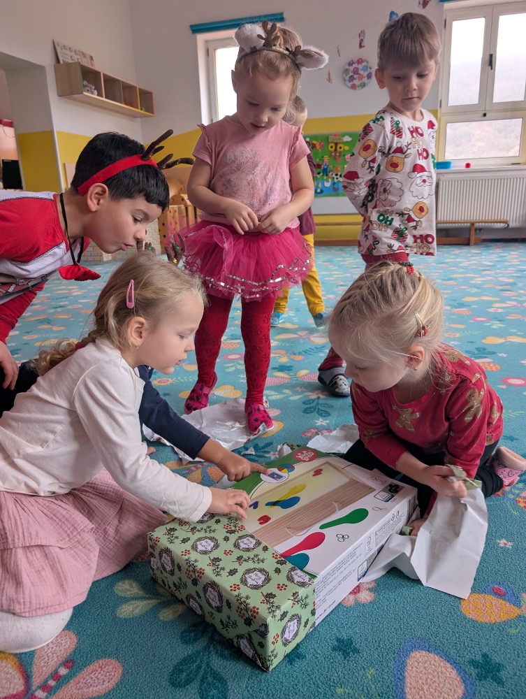 B5CE89B4-4A20-4956-9123-E6F120CDEABB