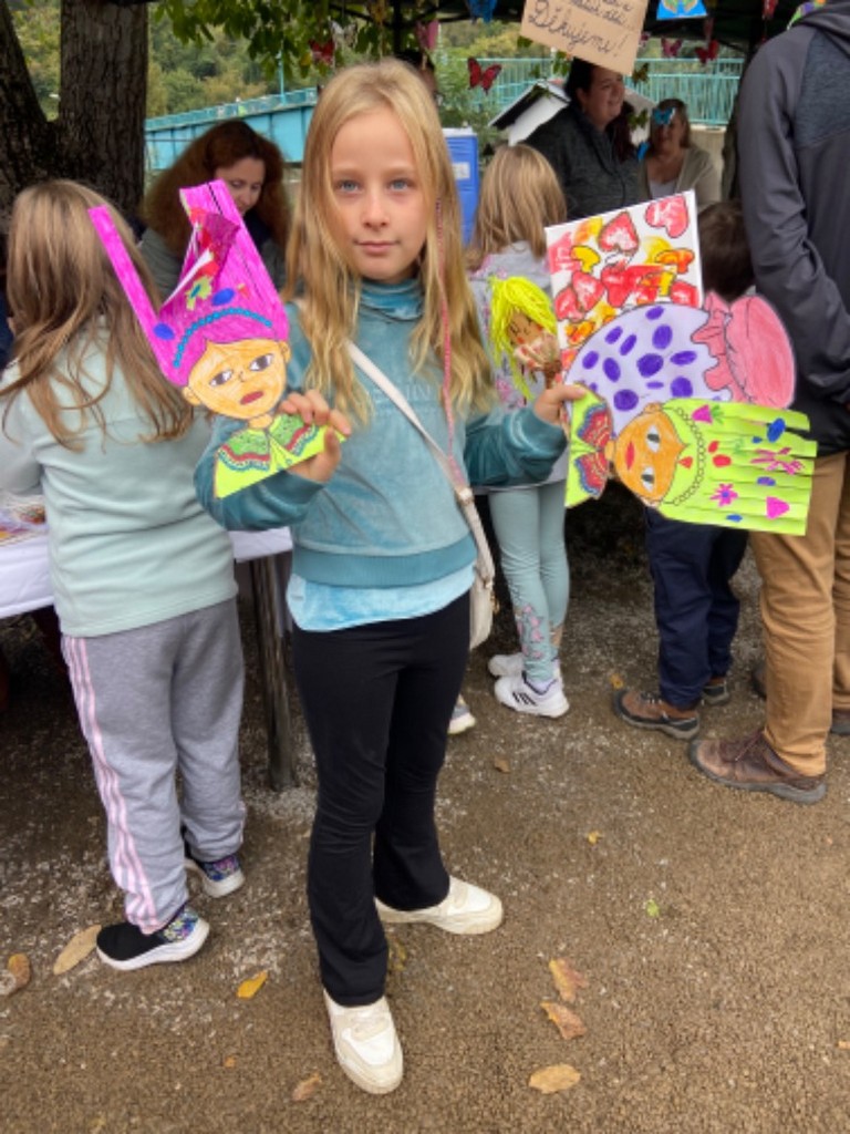 AFB32DD5-0FC8-46D2-9EF7-86BDB84EF570